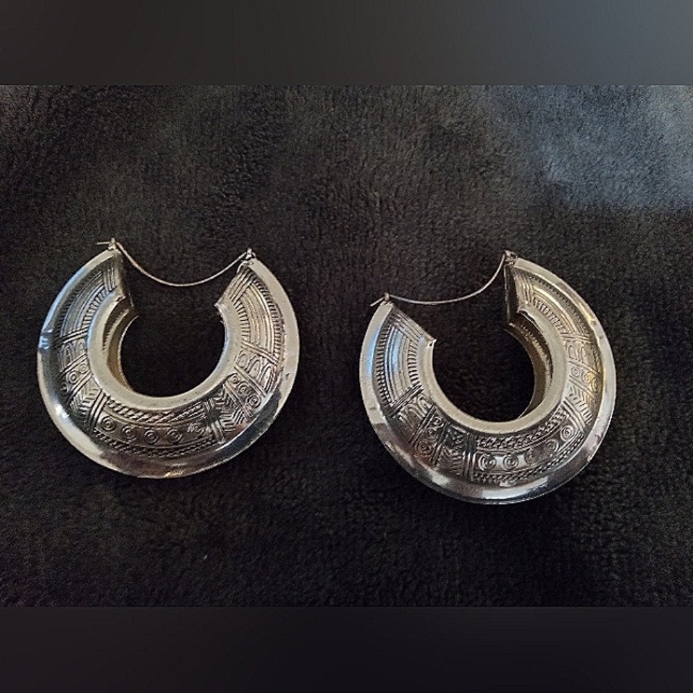 Vintage silver toned earrings